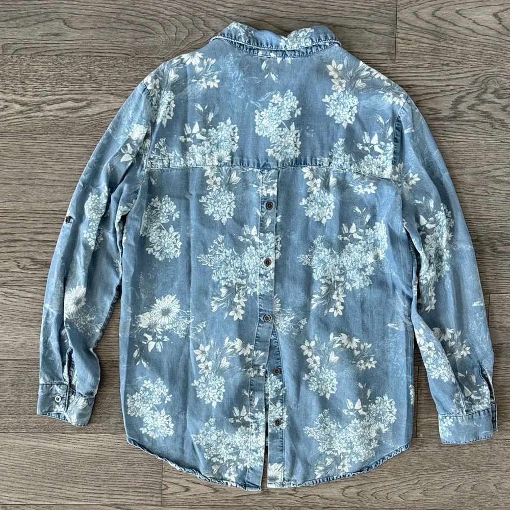 🌼KUT FROM THE KLOTH🌼 Blue Floral Denim Chambray Shirt - Picture 5 of 6